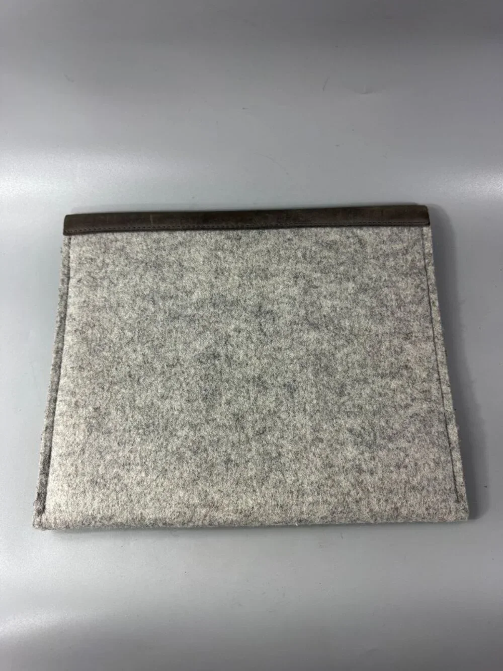 CITYSHEEP Leather MacBook case sleeve, gray & brown